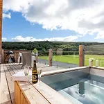 High Longlands Картмел